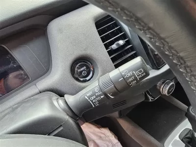 Honda Jazz Crosstar çıkma sinyal kolu