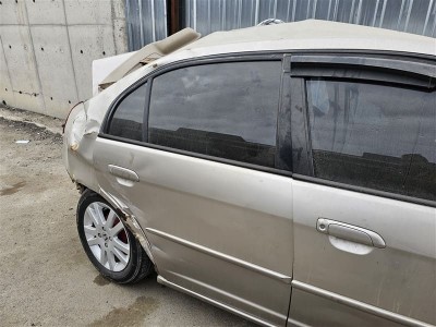 Honda Civic 2003 sağ arka kapı