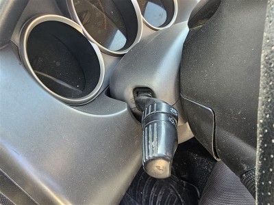 Honda Jazz çıkma sinyal kolu