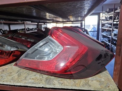 Honda Civic Fc5 sağ stop camı