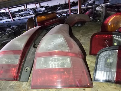 Honda Crv sağ stop camı